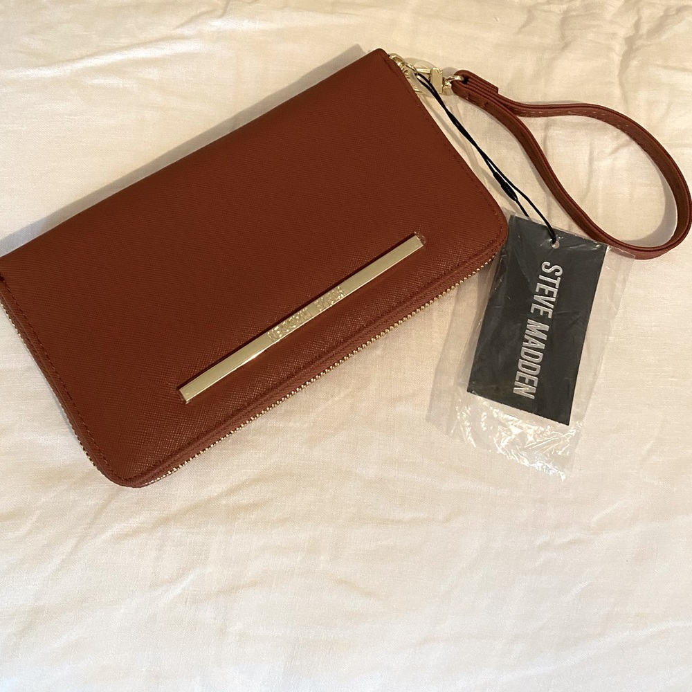 NWT Steve Madden bzippy wallet in cognac